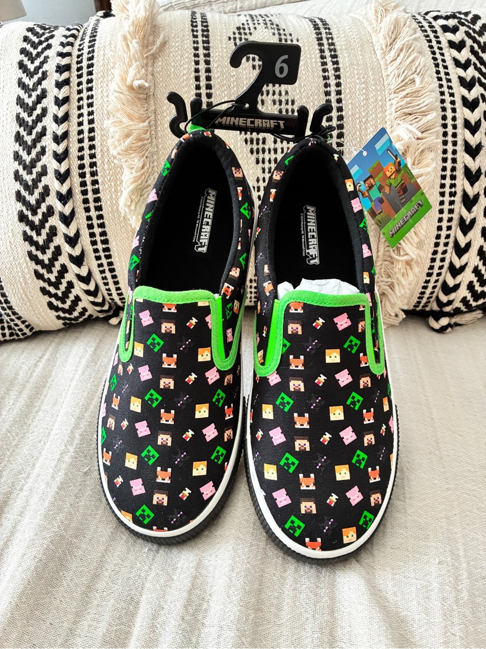 Cute Minecraft Slip On Sneakers Shoes Kids 6, Womens 8 NEW NWT